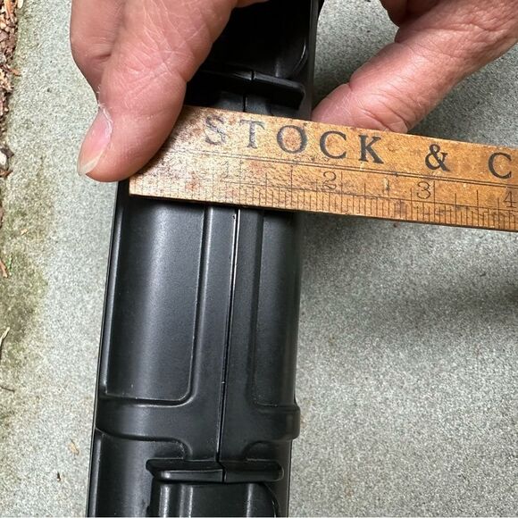 Black Portable Herf-a-dor Humidor Cigar Case and Accessories - Picture 13 of 14